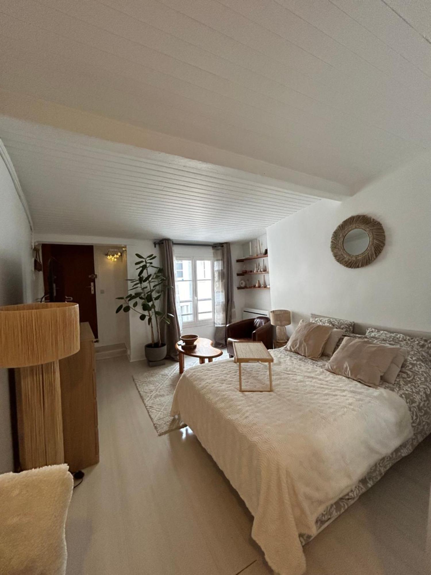 Grand Studio Entierement Renove Au Coeur De Paris Apartment Exterior foto