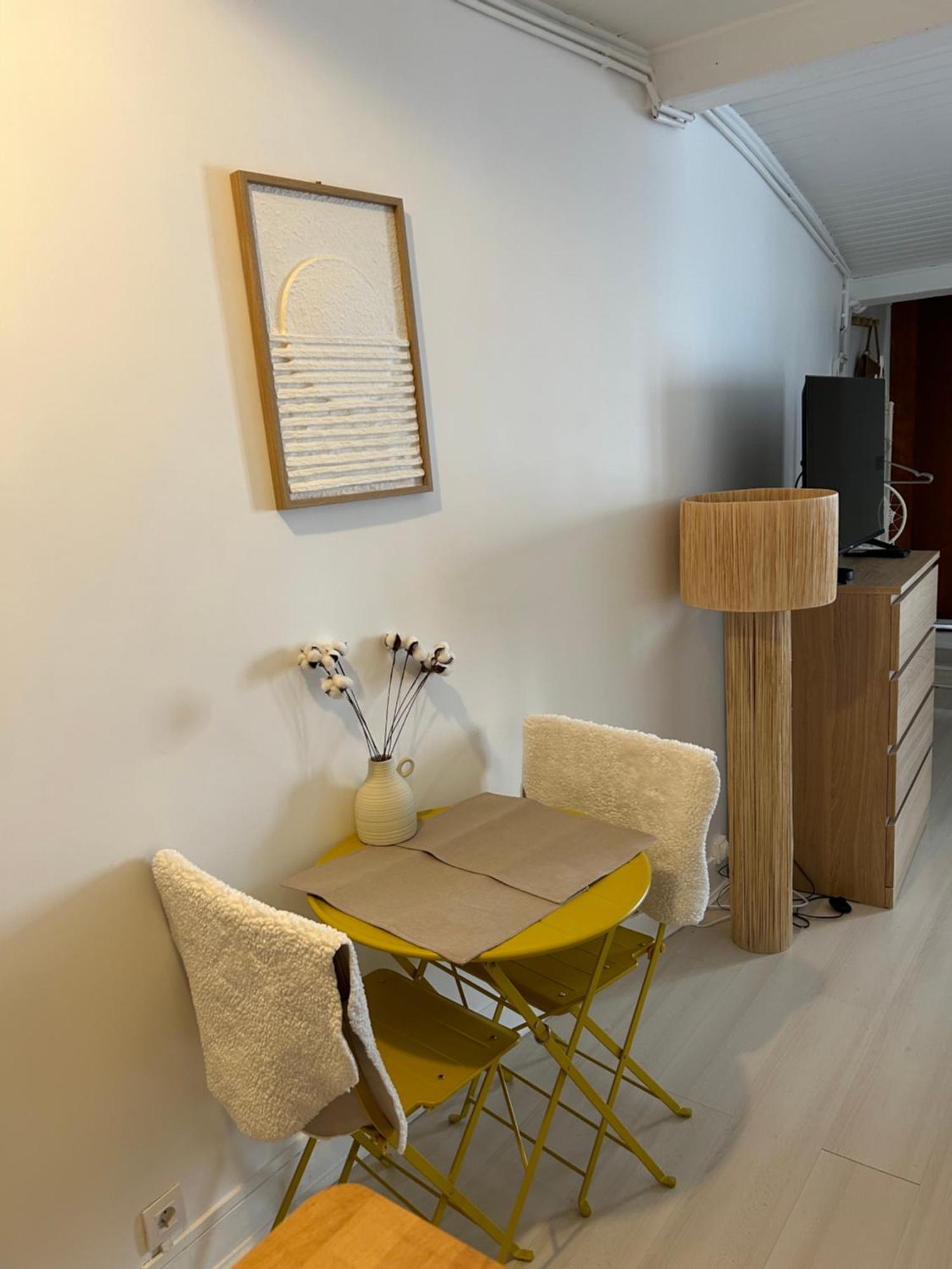 Grand Studio Entierement Renove Au Coeur De Paris Apartment Exterior foto