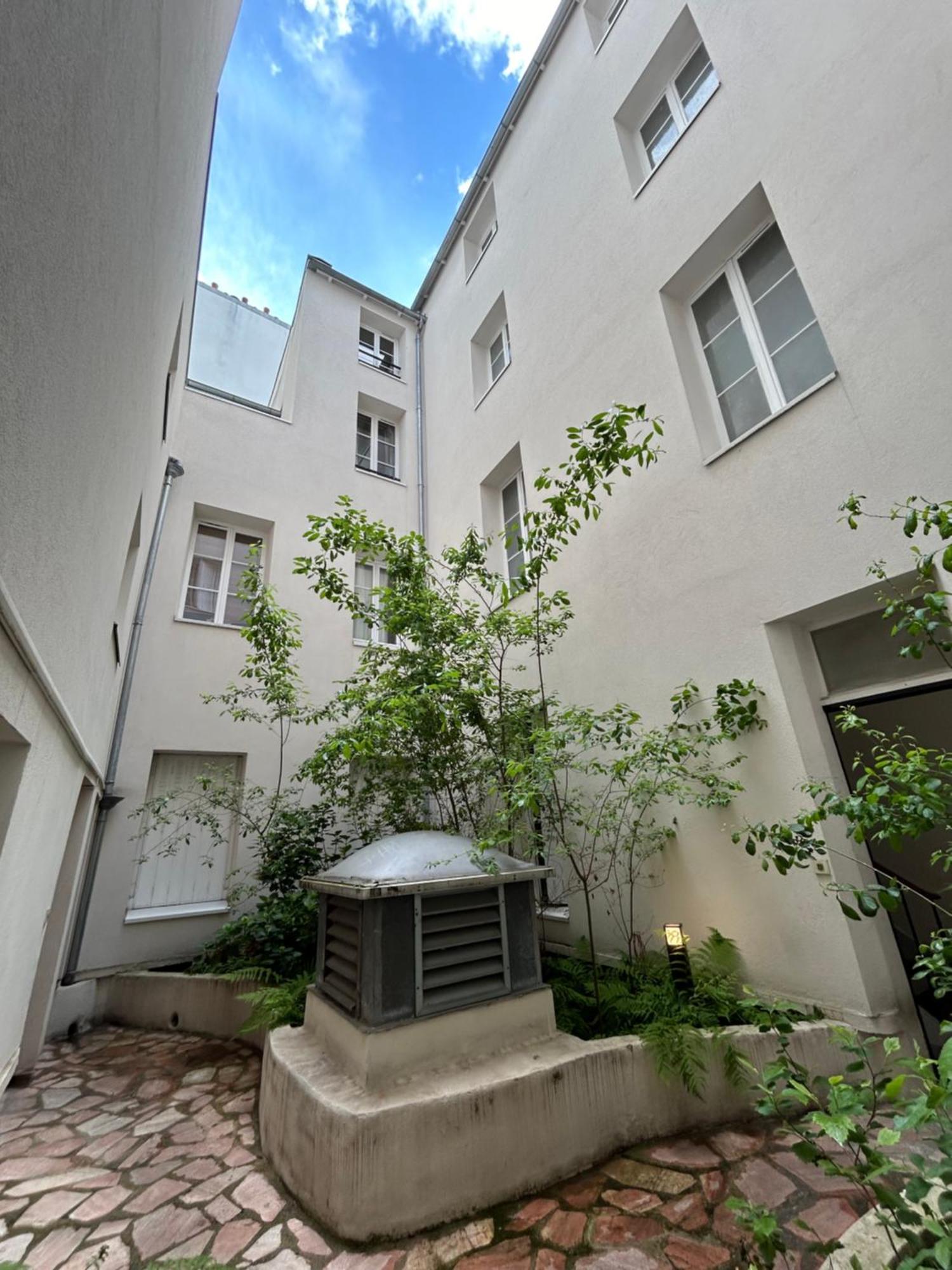 Grand Studio Entierement Renove Au Coeur De Paris Apartment Exterior foto